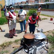 Turn off the Hunger, but Not the Pots! / ¡Que se apague el hambre pero no la olla!